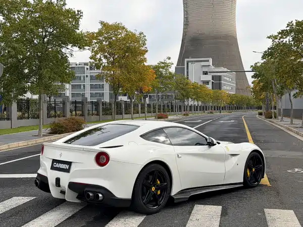 Ferrari F12berlinetta 2013