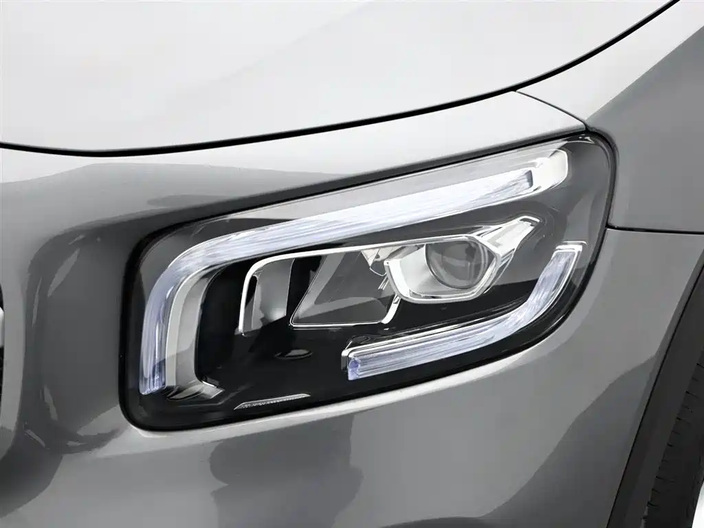 Mercedes-Benz GLB 2023 — фото 17