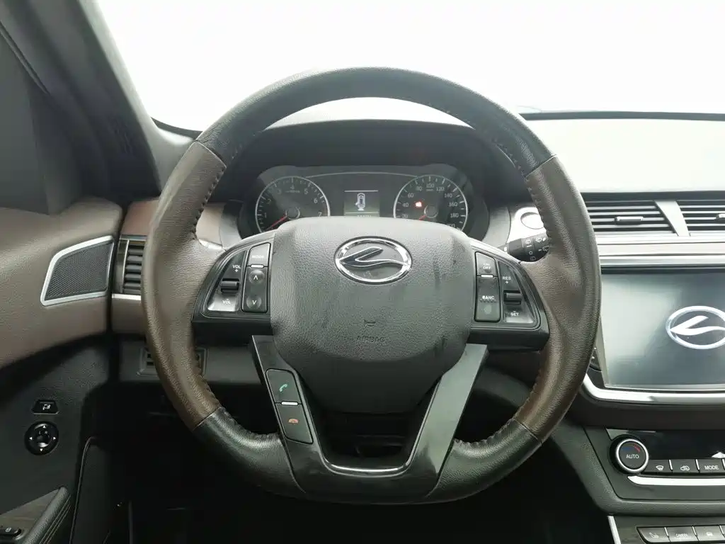 Landwind X7 2015 — фото 11