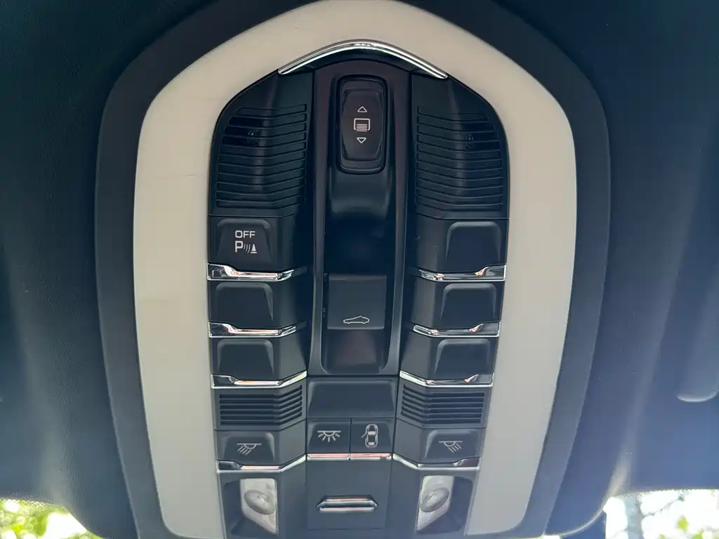 Porsche Macan 2016 — фото 11