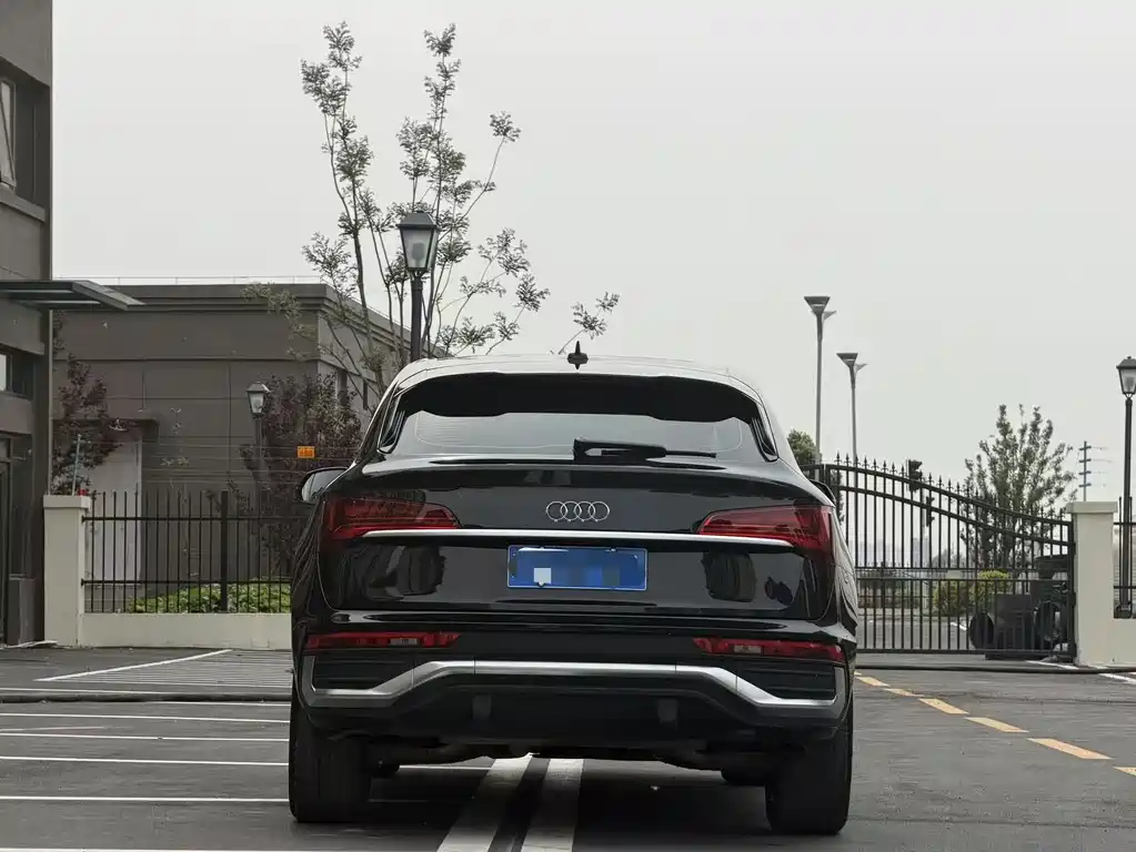Audi Q5L Sportback 2022 — фото 10