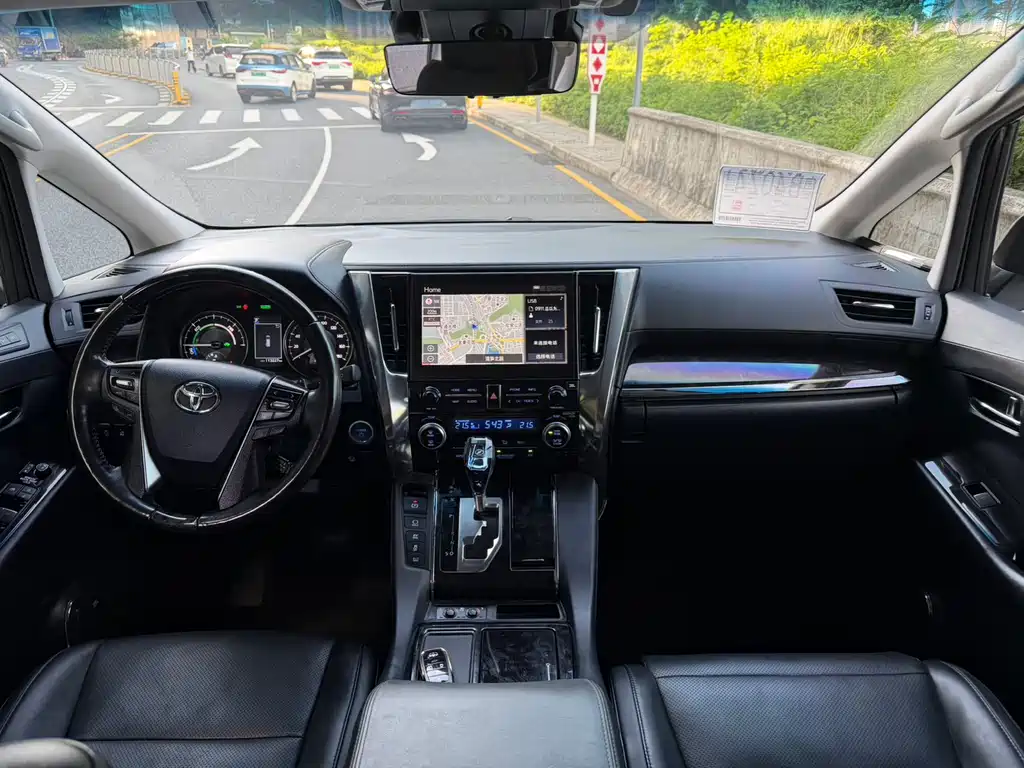 Toyota Vellfire 2023 — фото 7