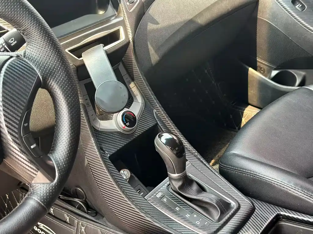 Hyundai Elantra Langdong 2017 — фото 10