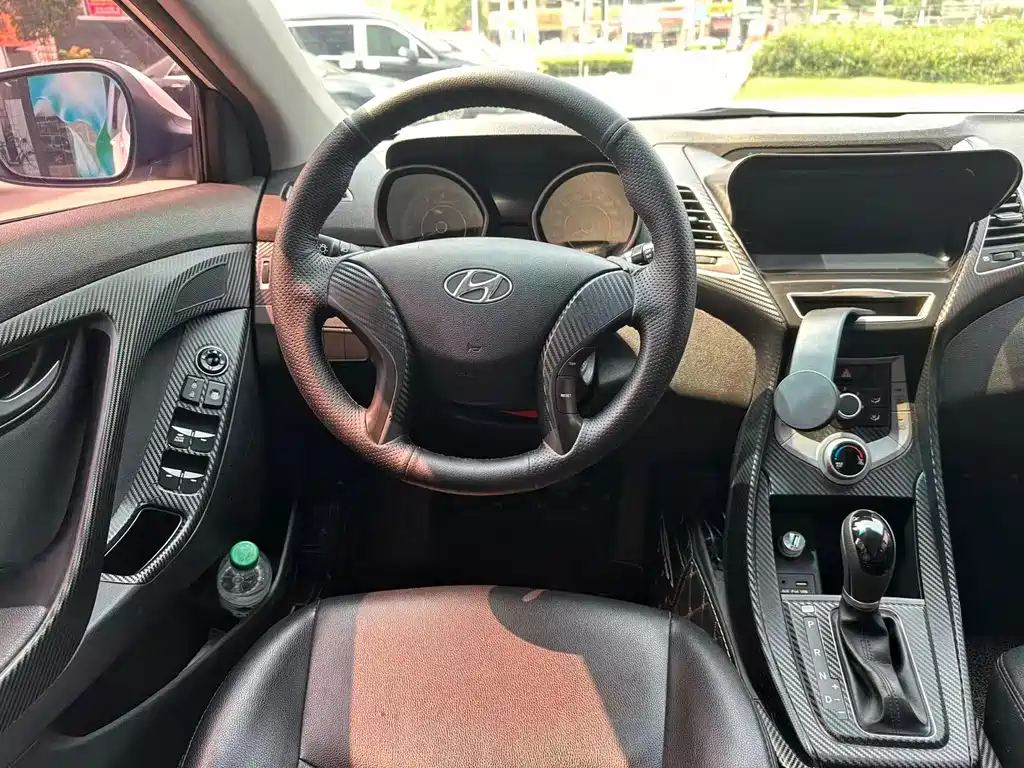 Hyundai Elantra Langdong 2017 — фото 18