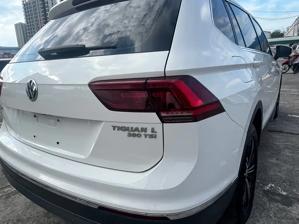 Volkswagen Tiguan L 2018 — фото 12