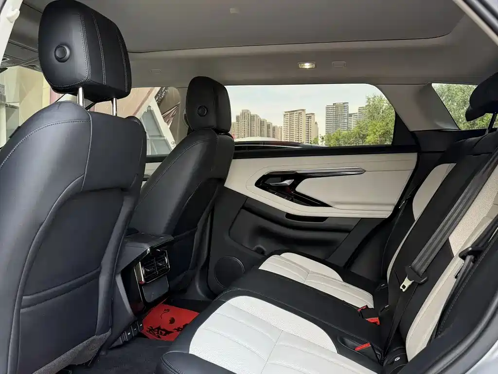 Land Rover Evoque 2022 — фото 12
