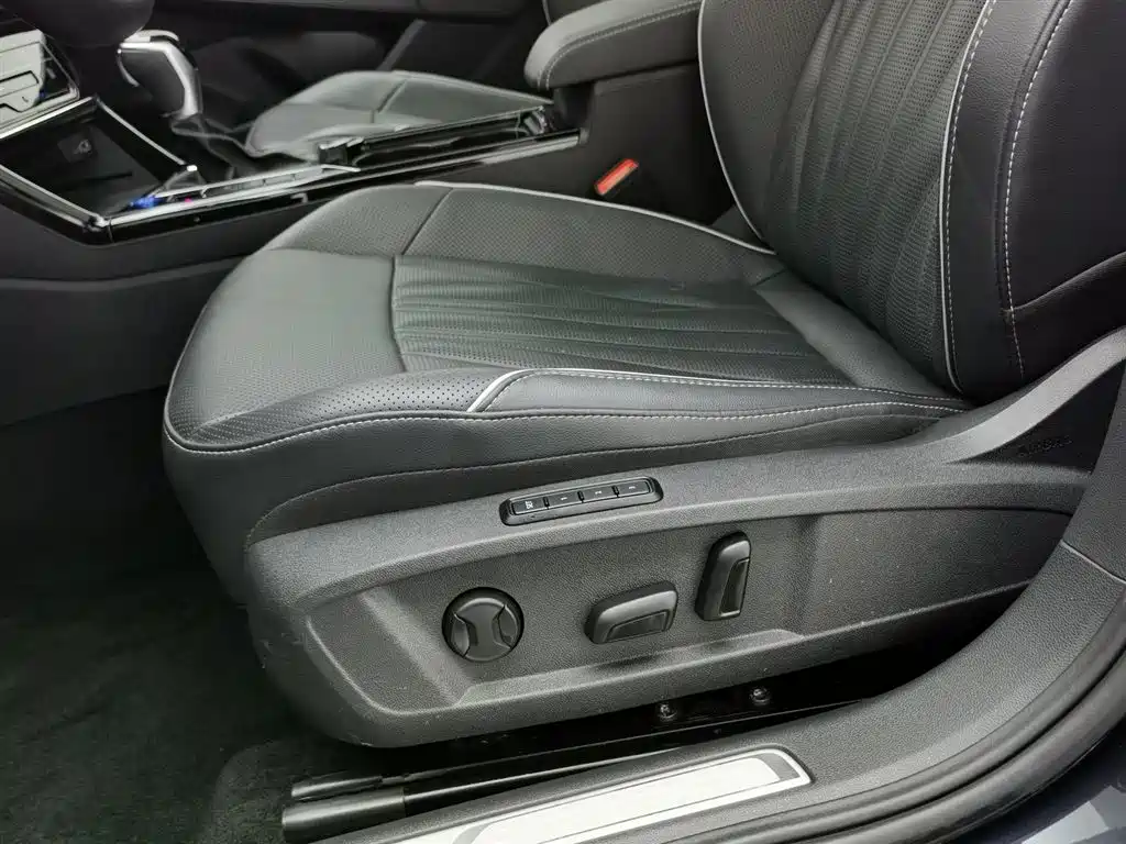 Volkswagen Passat 2023 — фото 20