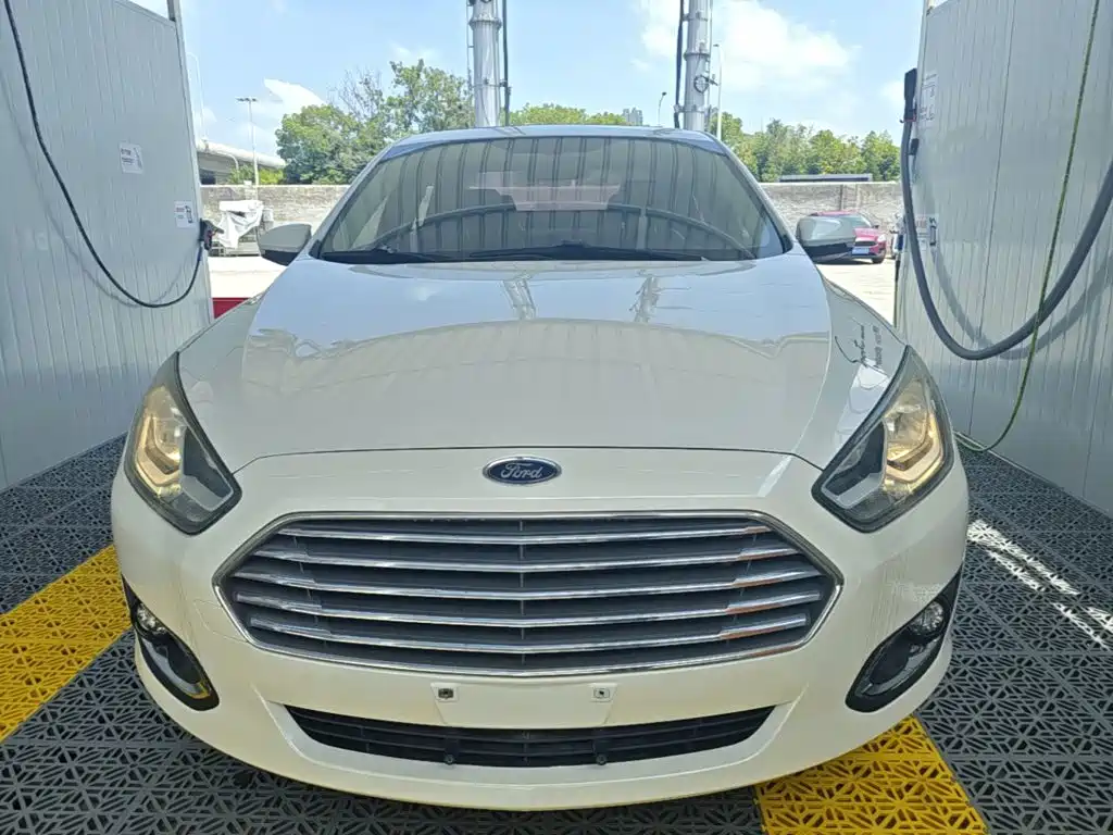 Ford Forrest 2016