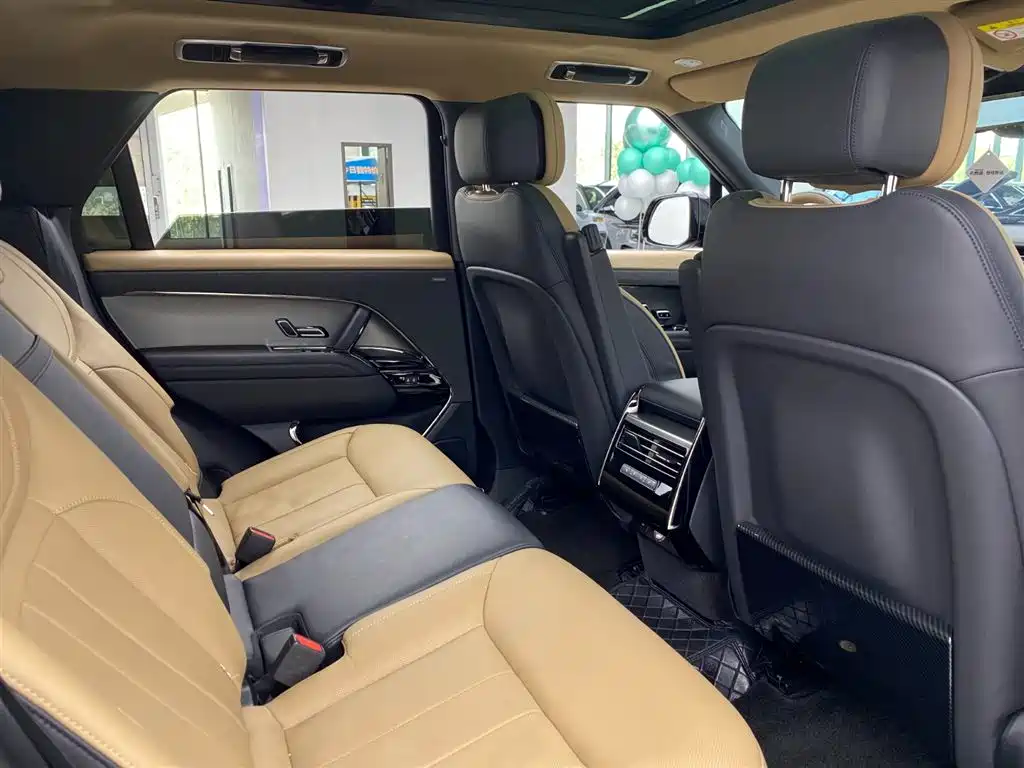 Land Rover Sport 2023 — фото 11