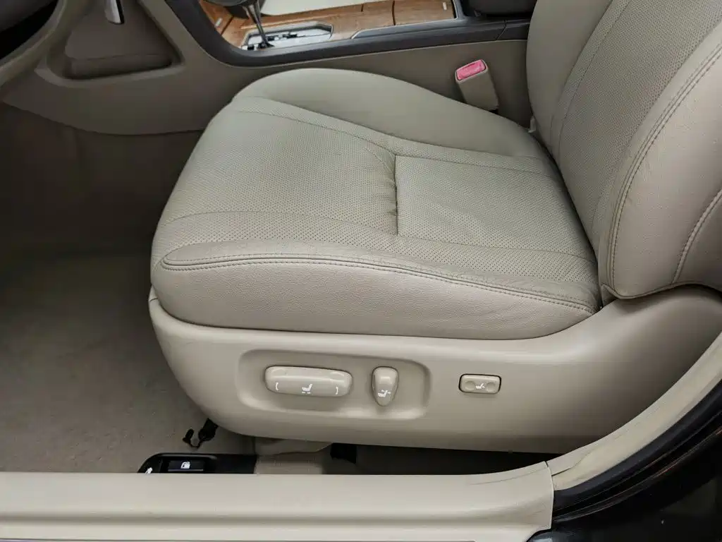 Toyota Camry 2011 — фото 20