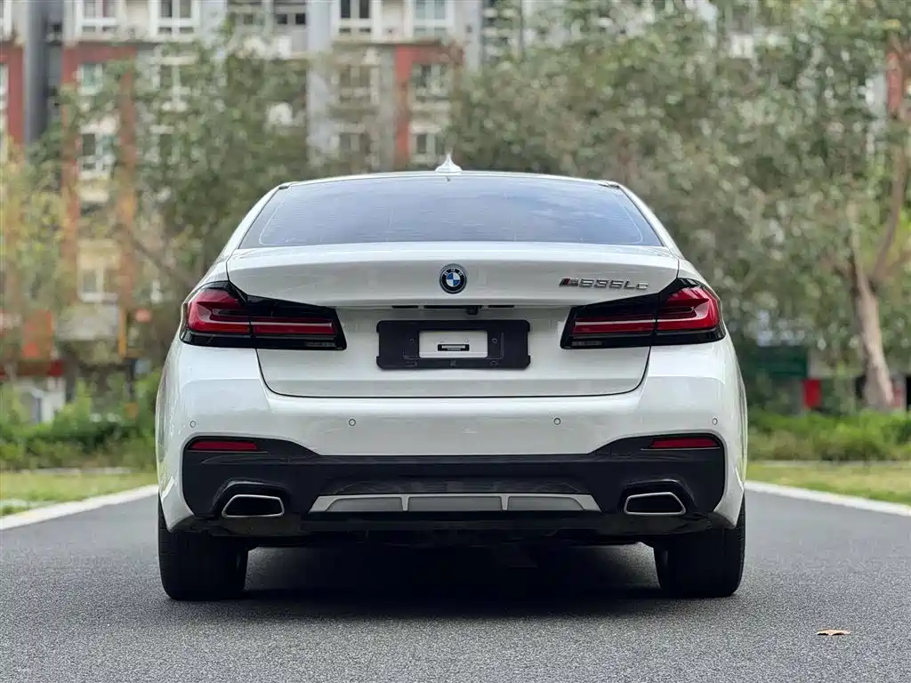 BMW 5 Series New Energy 2023 — фото 8