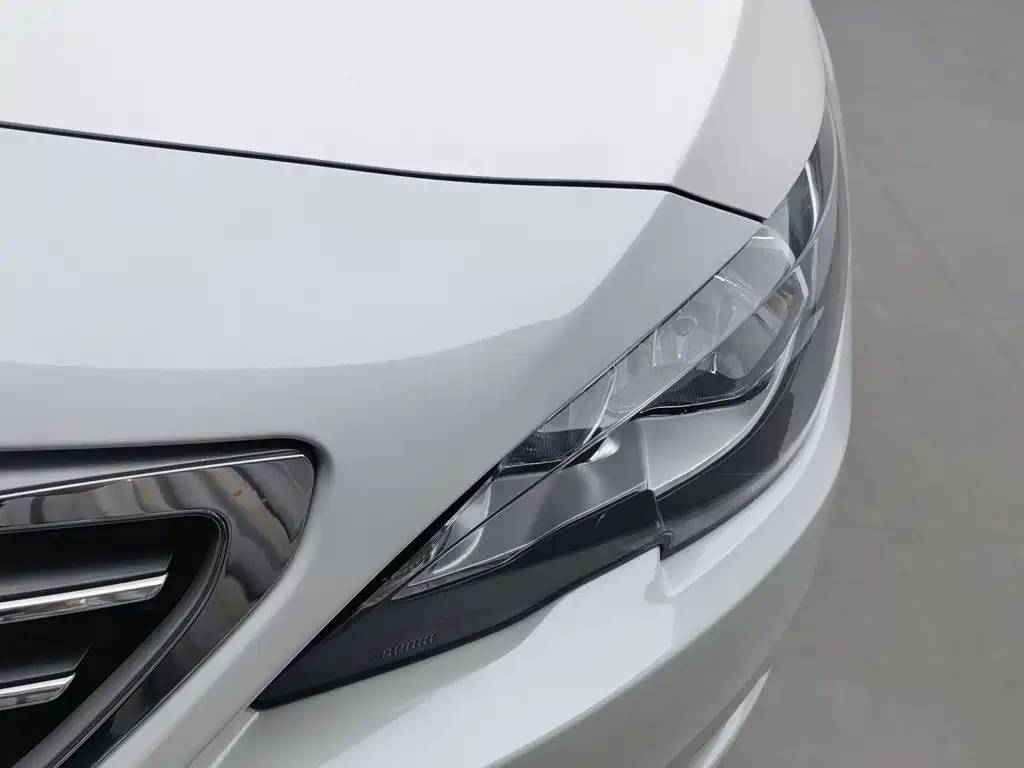 Peugeot 408 2016