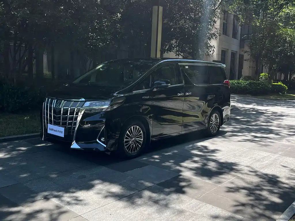 Toyota Alphard 2020 — фото 1