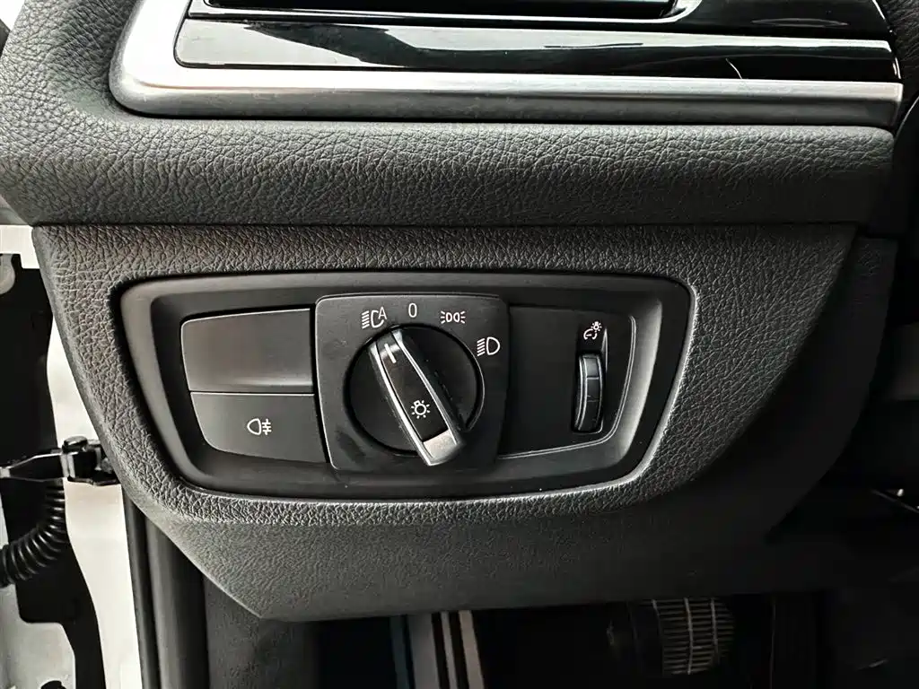 BMW 1 Series 2021 — фото 18