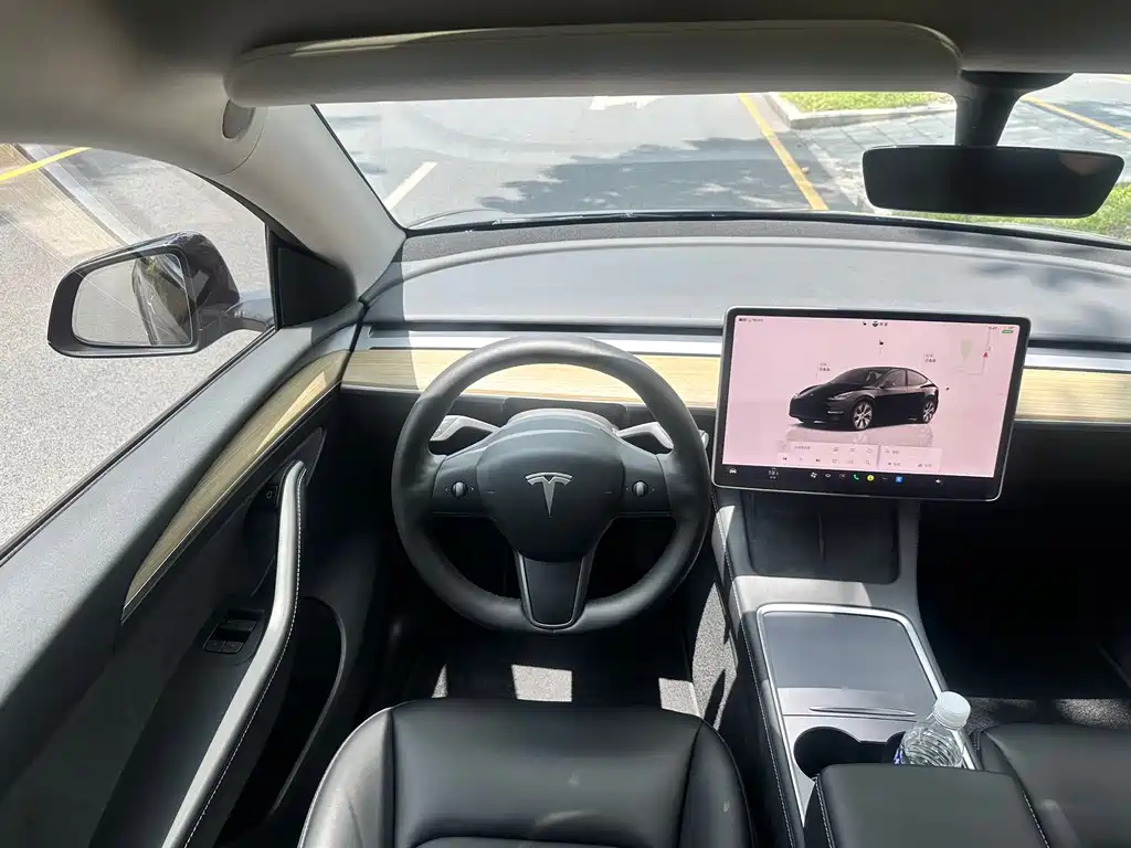Tesla Model Y 2023 — фото 15