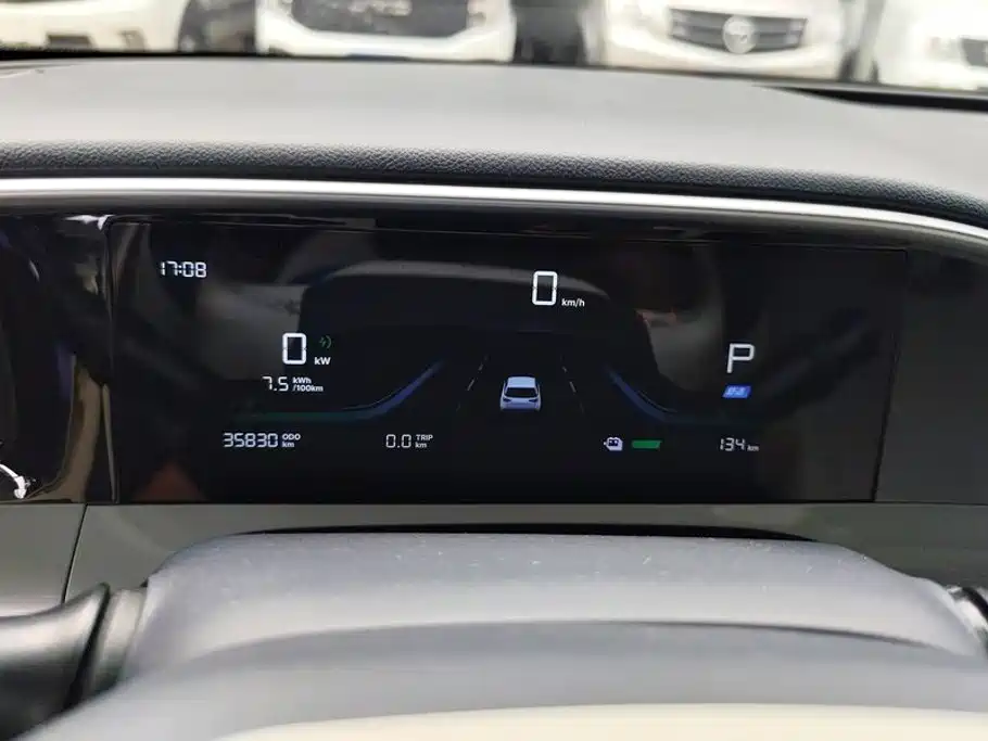 Geely Galaxy Starwish 2025 — фото 14