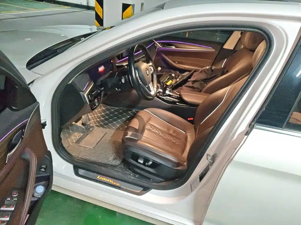 BMW 5 Series 2019 — фото 14