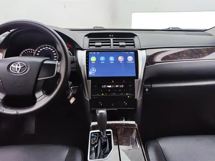 Toyota Camry 2017 — фото 13