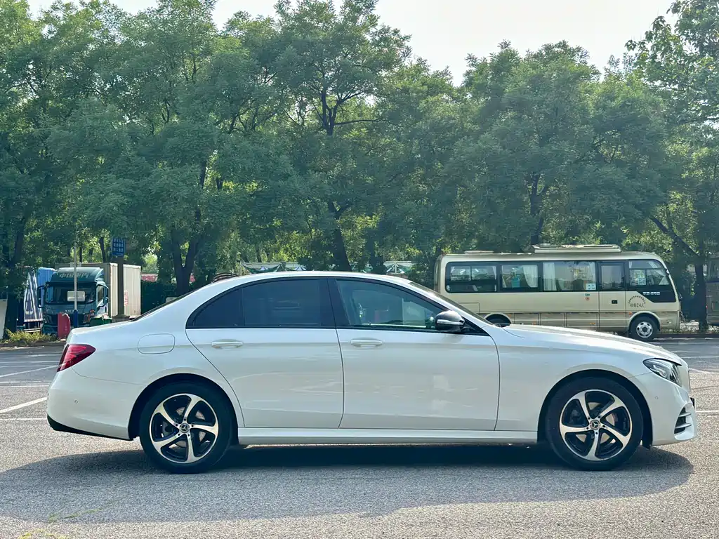Mercedes-Benz E-Class 2018 — фото 6