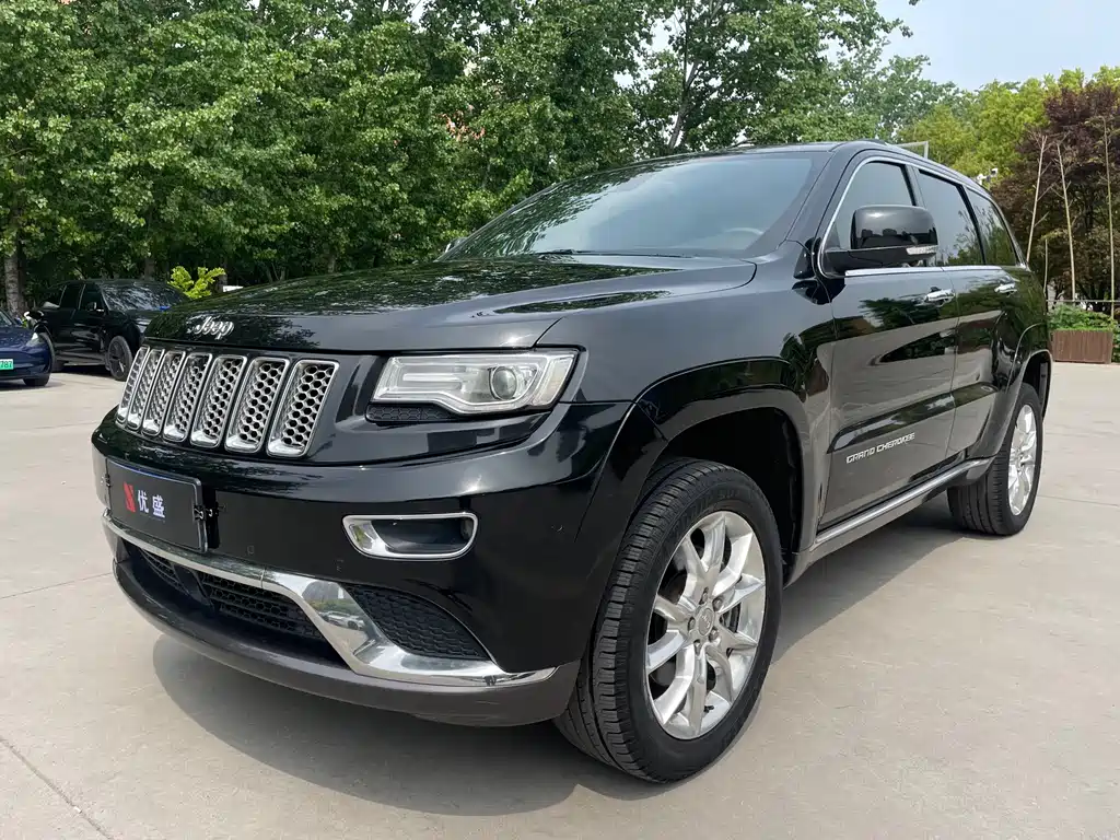 Jeep Grand Cherokee 2013 — фото 1