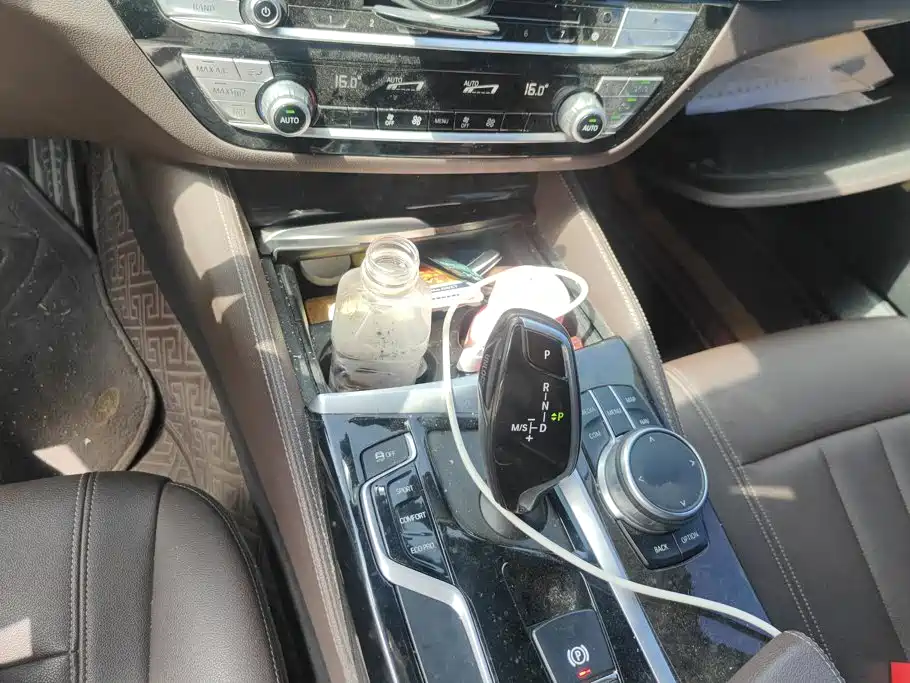 BMW 5 Series 2019 — фото 16