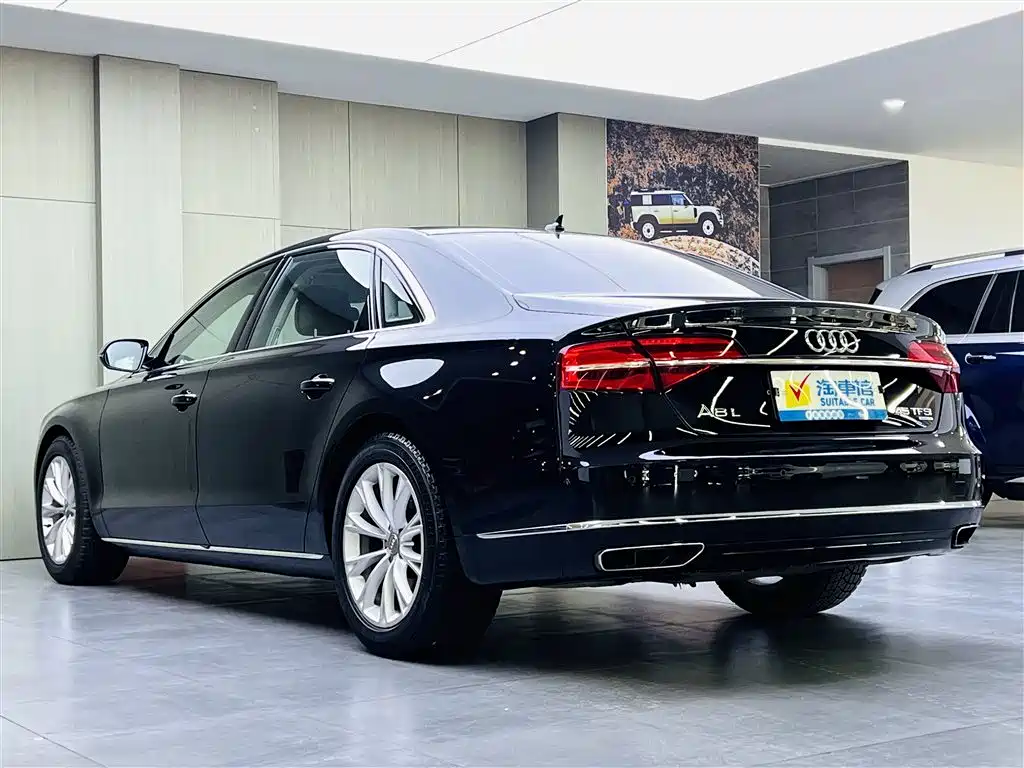 Audi A8 2015 — фото 6