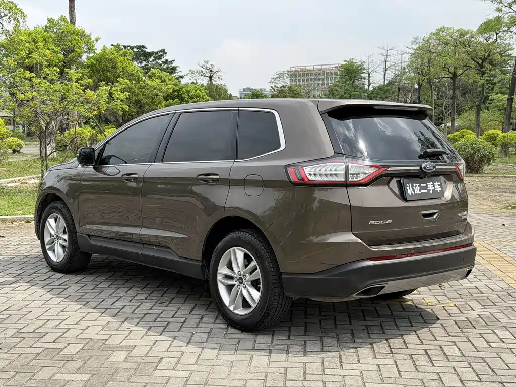 Ford Edge 2016 — фото 15