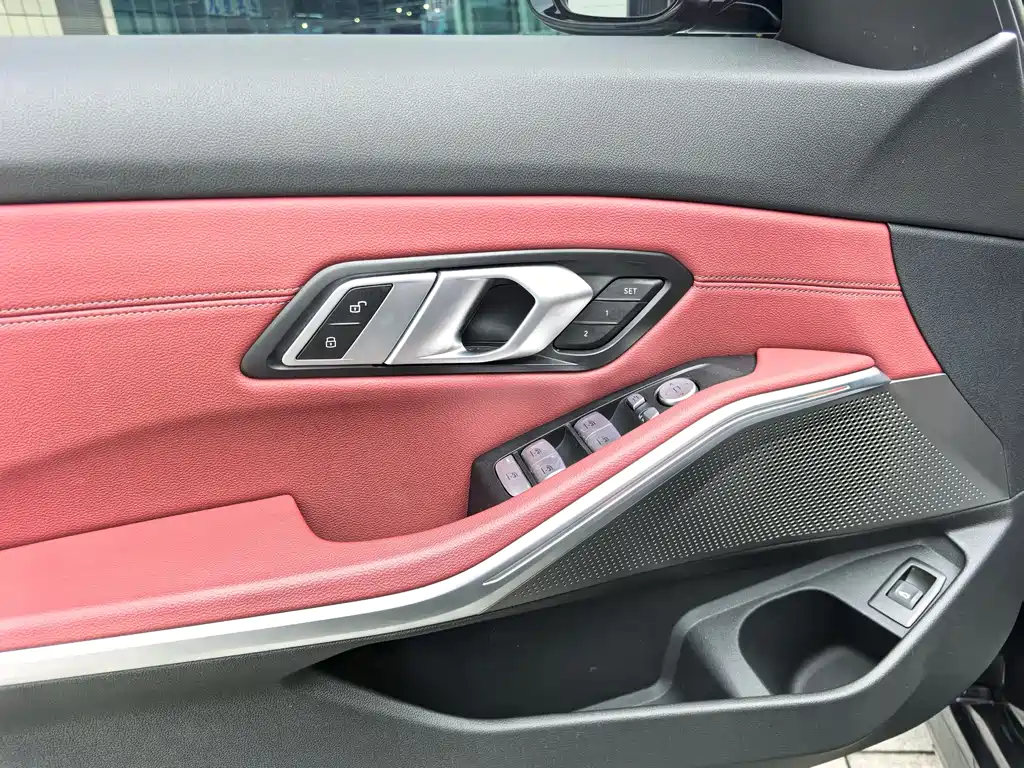 BMW 3 Series 2025 — фото 15