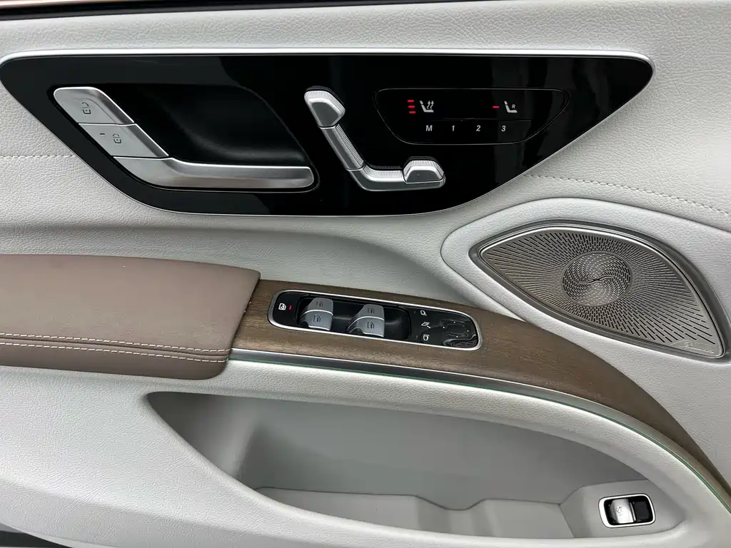 Mercedes-Benz EQS 2024 — фото 3