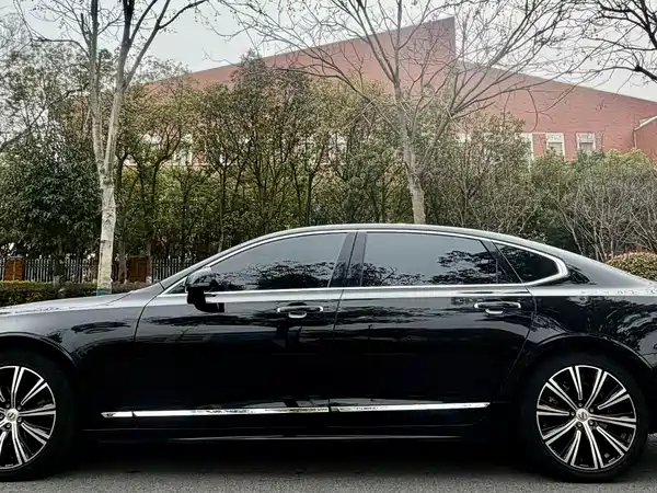 Volvo S90 2022