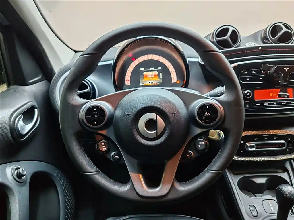 smart Fortwo 2019 — фото 16