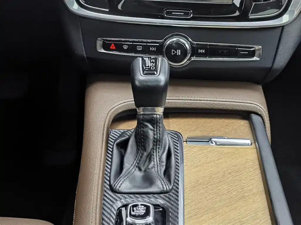 Volvo S90 2019 — фото 13