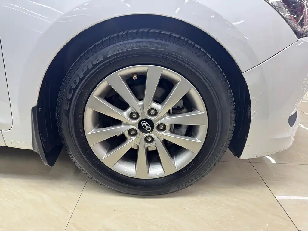 Hyundai Mistra 2015 — фото 8