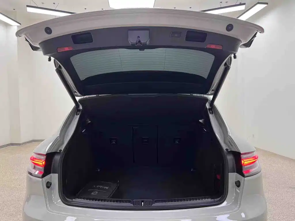 Porsche Macan 2023 — фото 25
