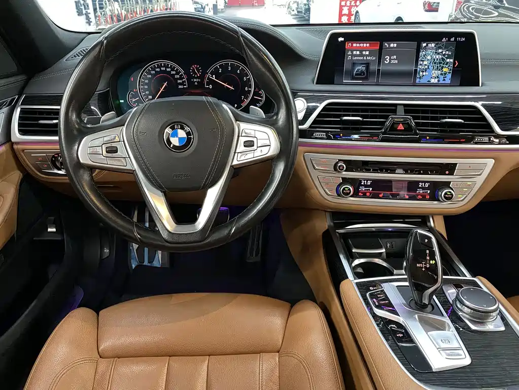 BMW 7 Series 2018 — фото 6