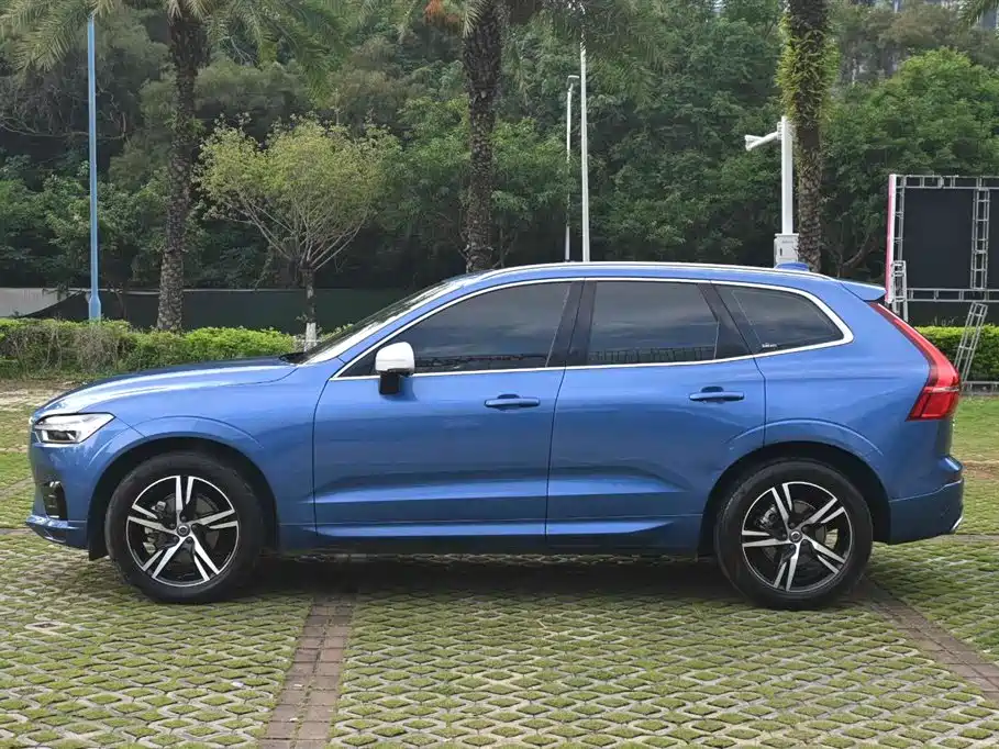Volvo XC60 2018 — фото 2