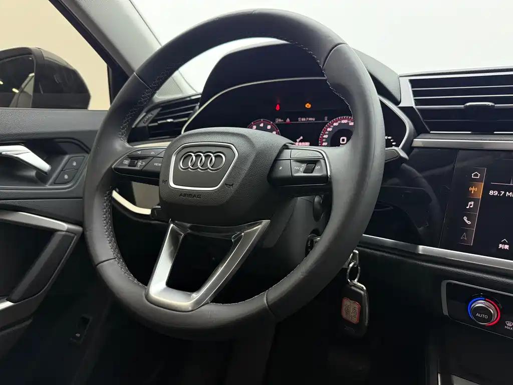Audi Q3 2022 — фото 13