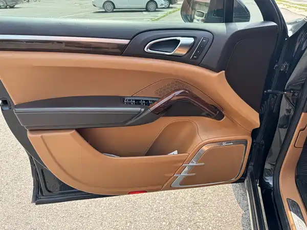 Porsche Cayenne 2012