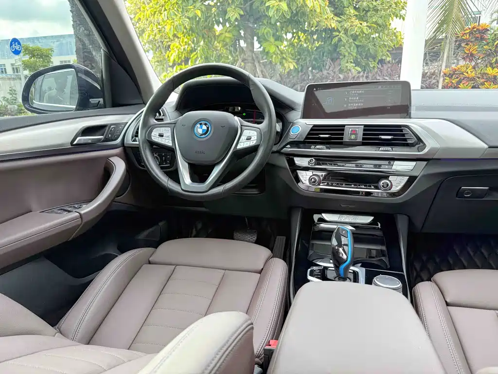 BMW iX3 2021 — фото 16