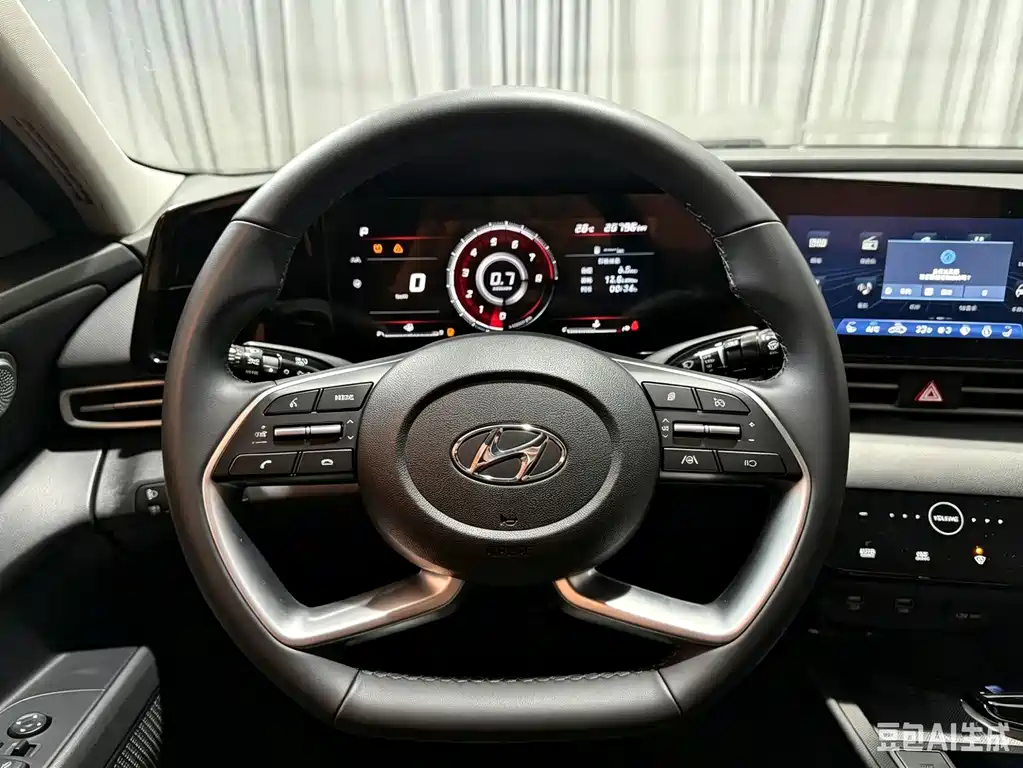 Hyundai Elantra 2022 — фото 15