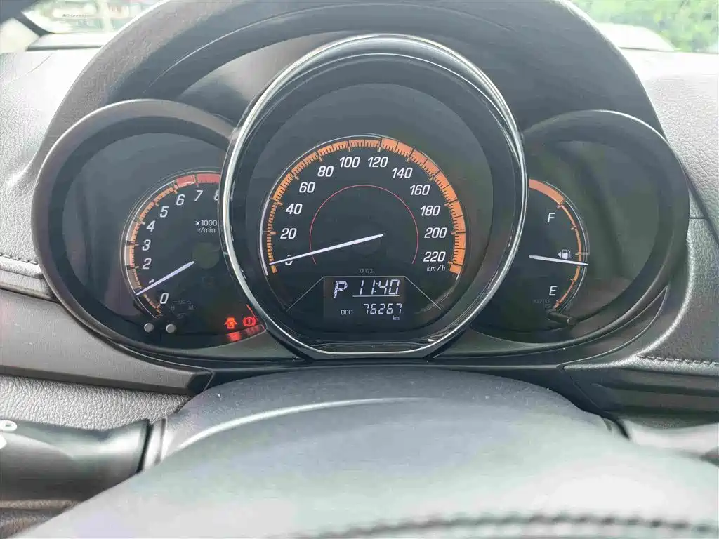 Toyota Yaris L 2023 — фото 10