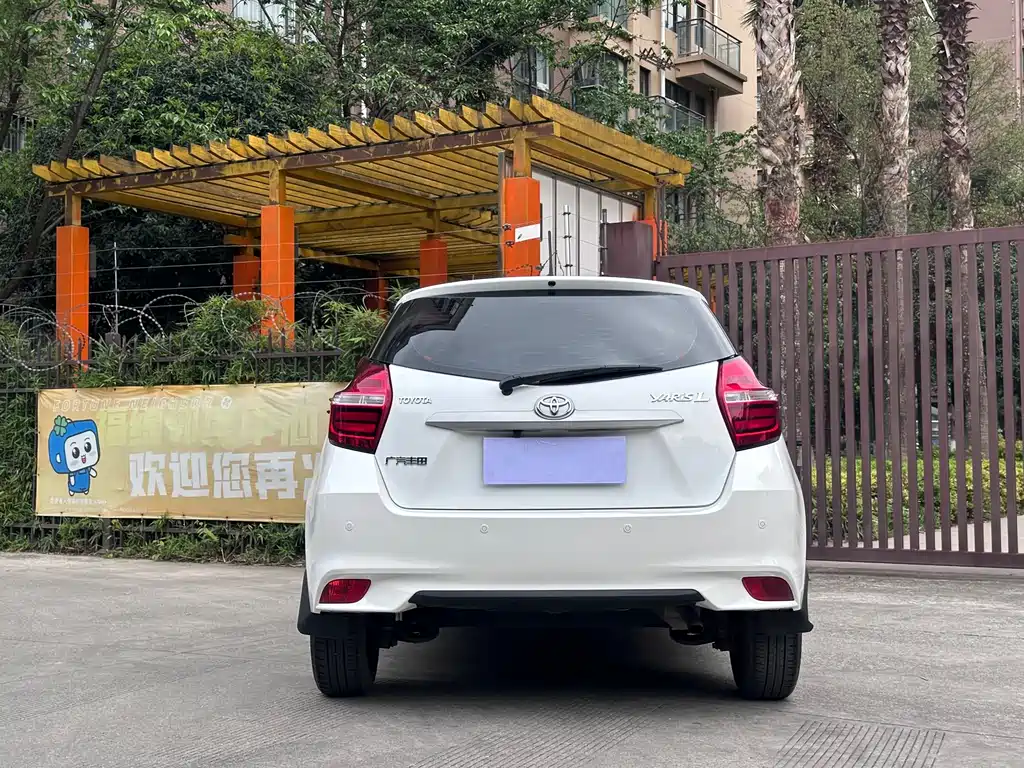 Toyota Yaris L 2019 — фото 16