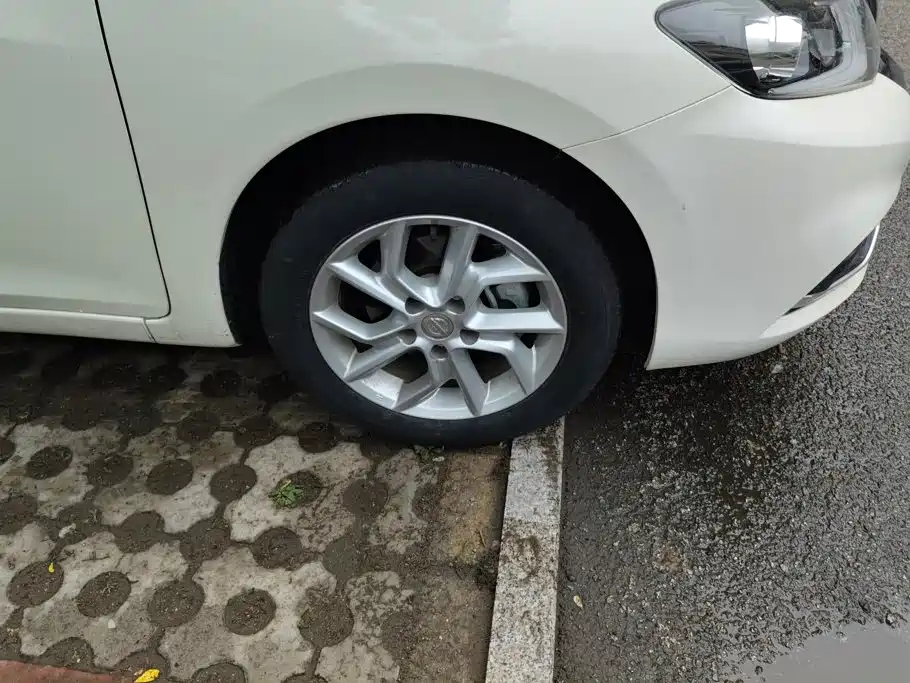 Nissan Tiida 2023