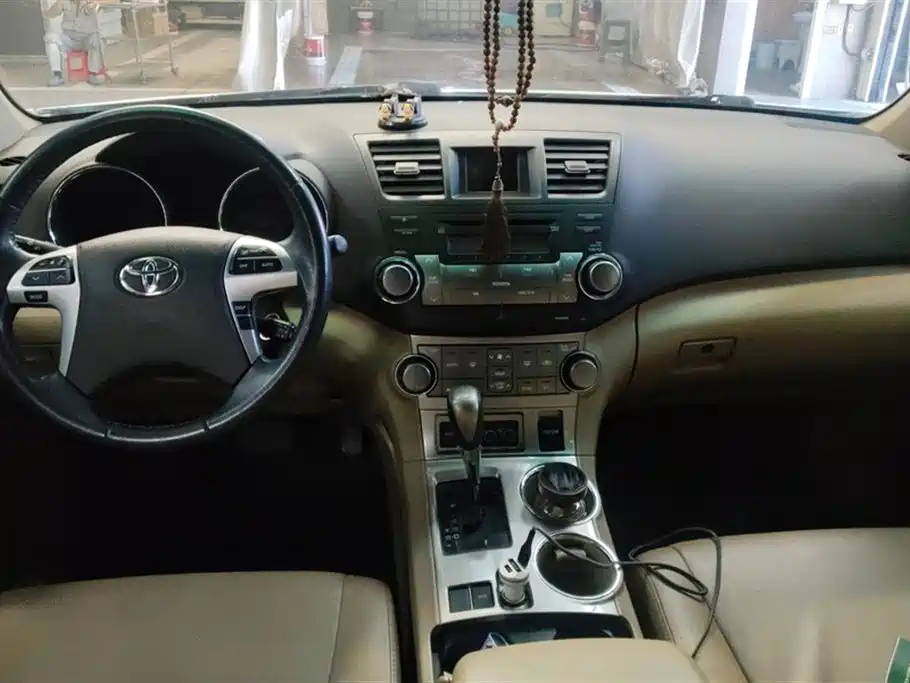Toyota Highlander 2014 — фото 12