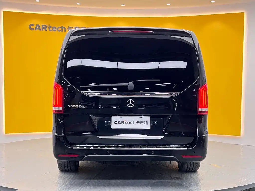Mercedes-Benz V-Class 2023 — фото 20