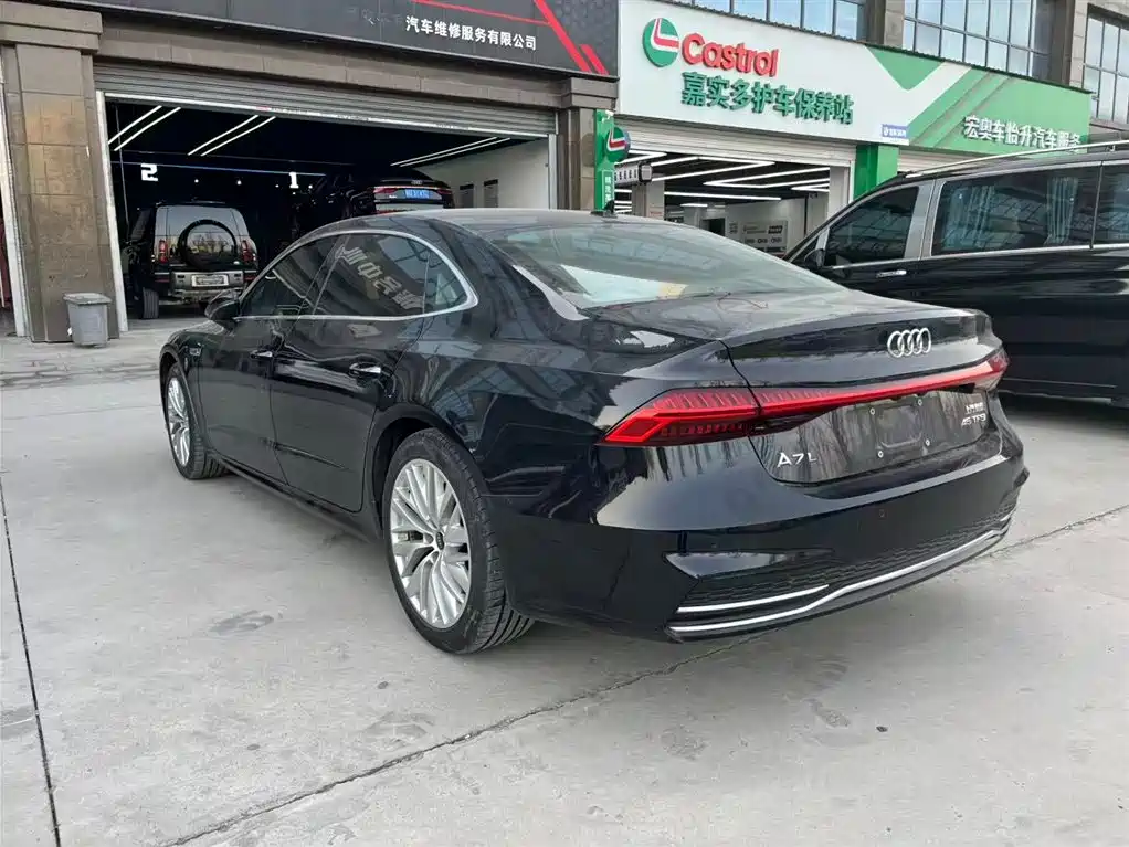 Audi A7L 2023 — фото 11
