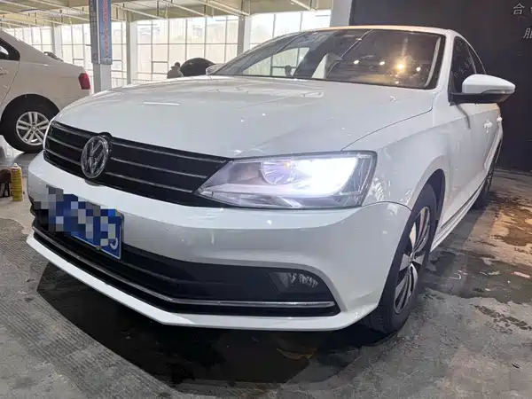 Volkswagen Sagitar 2018