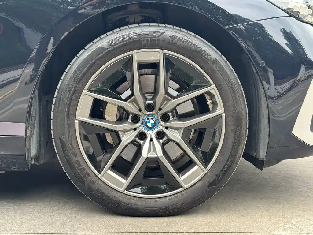 BMW i5 2025 — фото 16