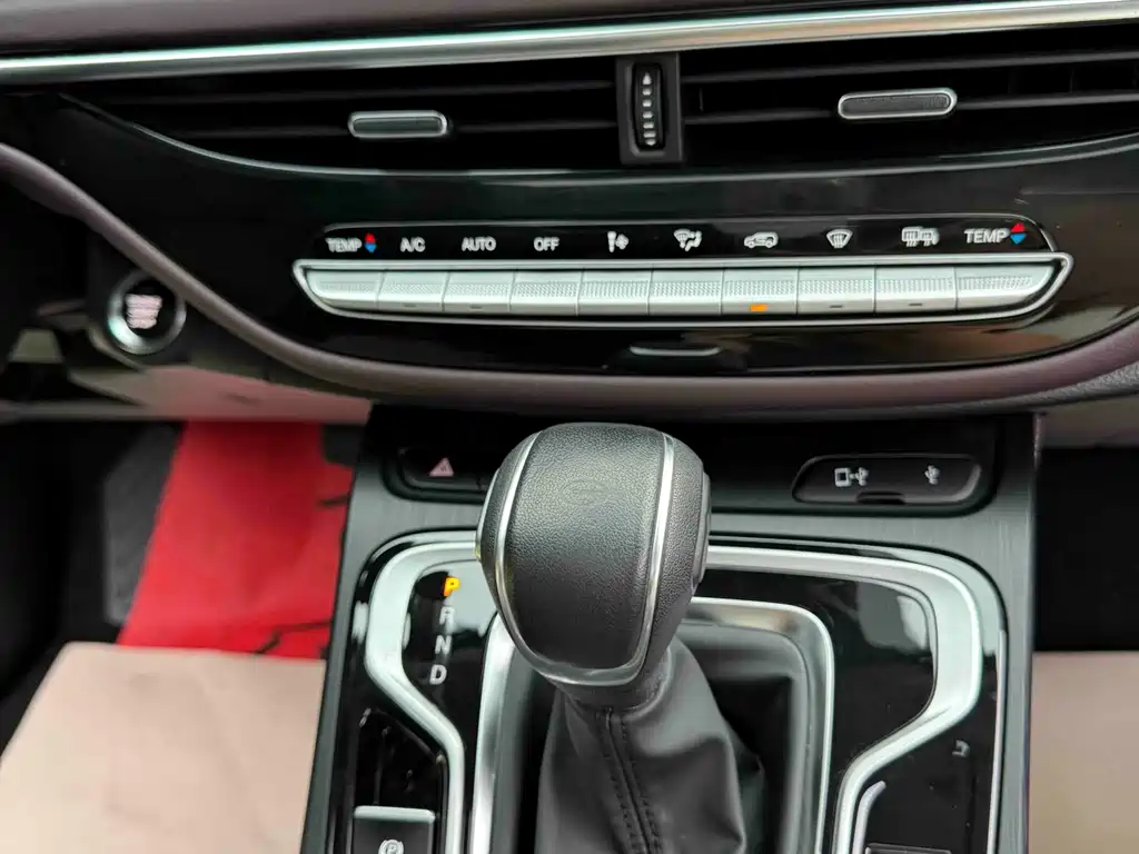 GAC Trumpchi M6 2021 — фото 16