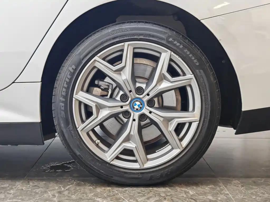BMW i3 2024 — фото 9
